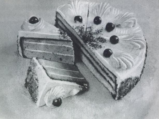 Bolo "de esponja com creme de proteína." Foto do livro "Produção de doces e bolos," 1976