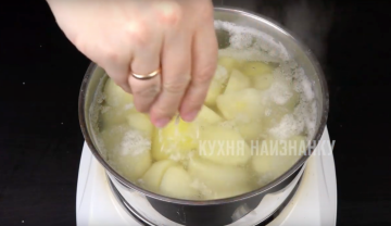 Bolinhos de massa com batatas: uma receita em que você não quer mudar nada