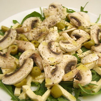 Salada de rabanete e cogumelos! Bem muito saboroso e fácil!