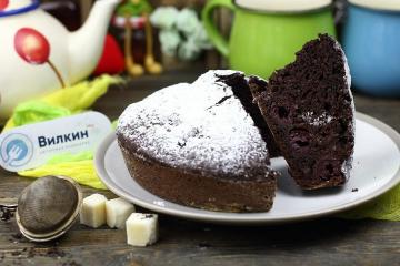 Torta de Chocolate com Cerejas