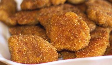 Nuggets de frango crocantes em casa 🐔 receita de peito de frango suculento