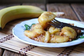 Bananas fritas com caramelo