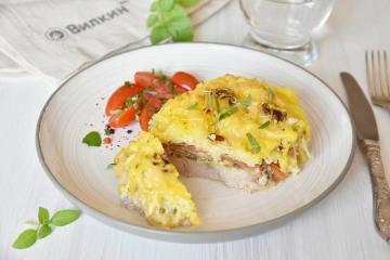 Carne francesa com cogumelos e batatas