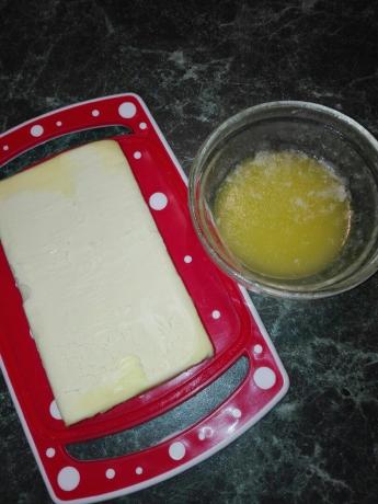 Na minha infância havia sempre na jarra geladeira com manteiga derretida.