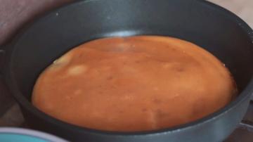 Tortilla queijo rápido na panela. preguiçoso khachapuri
