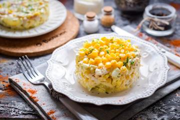 Salada de frango defumado com abacaxi