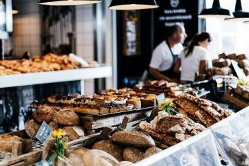 Como descobri o nome de um café em Saragoça para café e bolo grátis