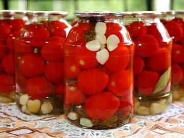 Tomates com aspirina para o inverno. Receita sem vinagre