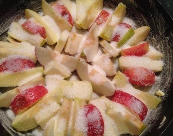 Antes de cozer maçãs.