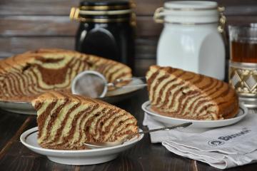 Torta de zebra com creme de leite: cada um tem sua própria