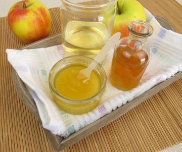 Beber vinagre de maçã e mel na parte da manhã