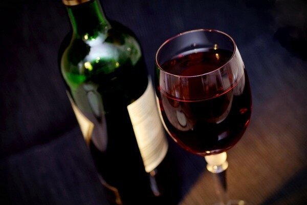 É melhor escolher o vinho mais caro - é de qualidade superior (Foto: Pixabay.com)