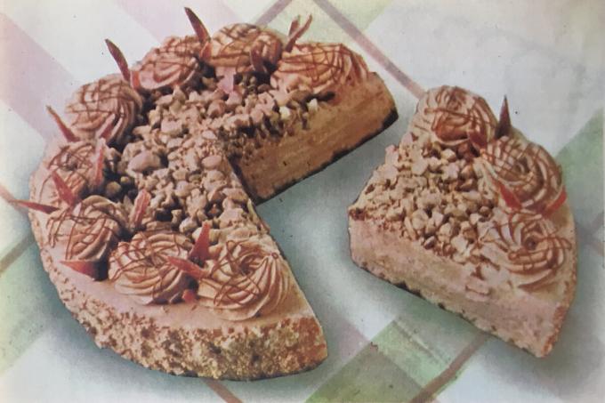 "Olympic" bolo. Foto do livro "Produção de doces e bolos," 1976